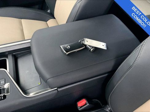 Used 2024 Lexus GX 550 image 14