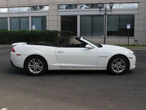 Used 2015 Chevrolet Camaro LT RWD image 6