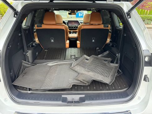 Used 2023 Toyota Highlander Platinum AWD/4WD image 27