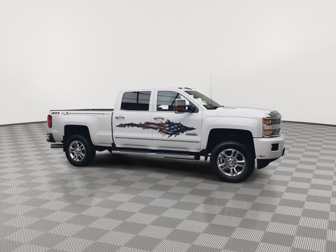 Used 2016 Chevrolet Silverado 2500 High Country w/ Duramax Plus Package image 42
