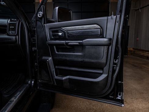 Used 2025 RAM 3500 Limited image 37