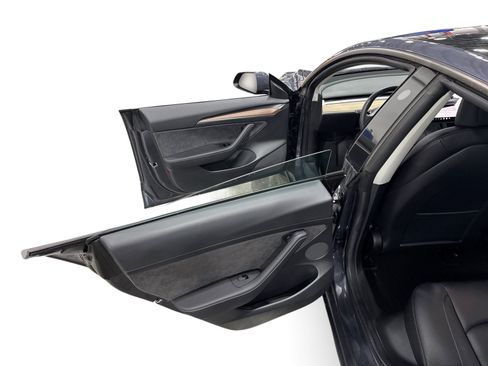 Certified 2022 Tesla Model 3 Long Range AWD/4WD image 10
