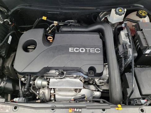 Used 2019 Chevrolet Equinox LS w/ LS Convenience Package image 30
