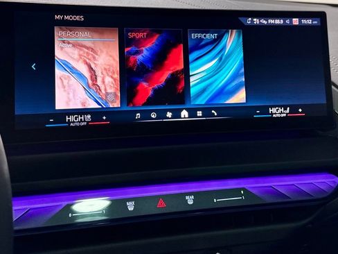 Used 2025 BMW X3 xDrive30i w/ Premium Package image 23