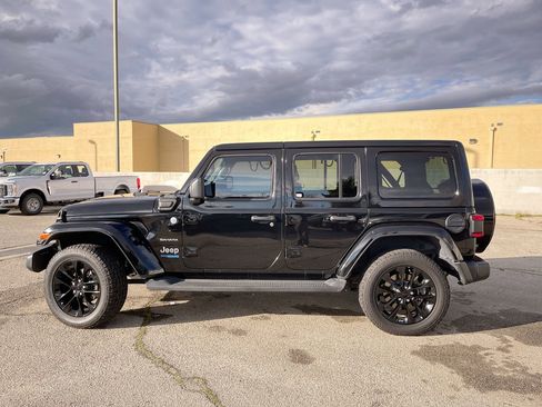 Used 2021 Jeep Wrangler Unlimited Sahara image 4
