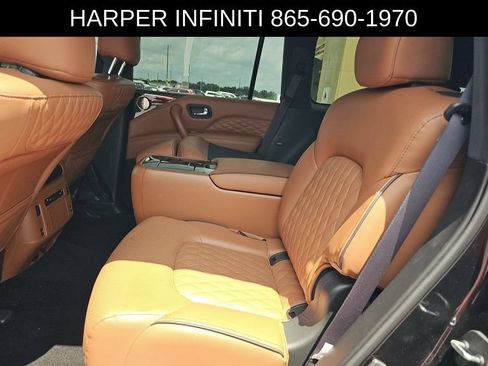 Used 2024 INFINITI QX80 Sensory AWD/4WD image 7