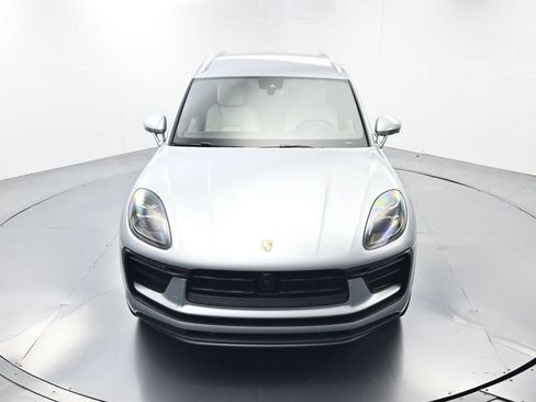 Certified 2025 Porsche Macan AWD/4WD image 44