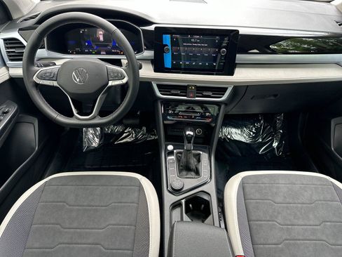 New 2026 Volkswagen Taos SE AWD/4WD image 12