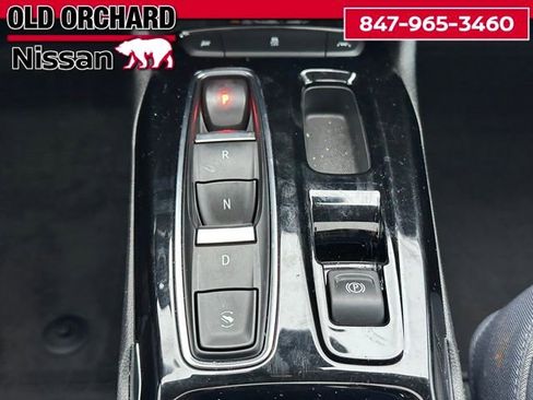 Used 2022 Chevrolet Bolt EUV Premier w/ Sun & Sound Package image 17