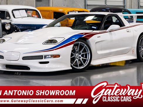 Used 2002 Chevrolet Corvette Z06 w/ Memory Pkg RWD image 1