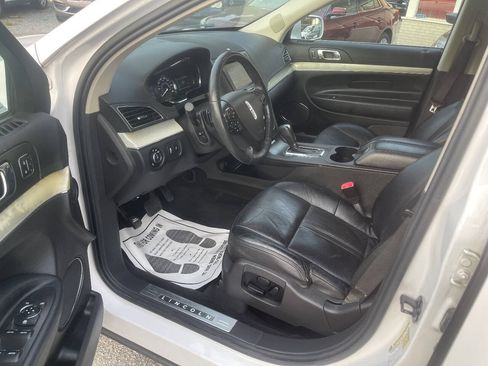 Used 2014 Lincoln MKT AWD w/ Equipment Group 201A image 9