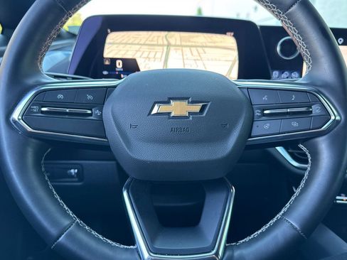 Used 2025 Chevrolet Equinox EV LT w/ Convenience Package image 32