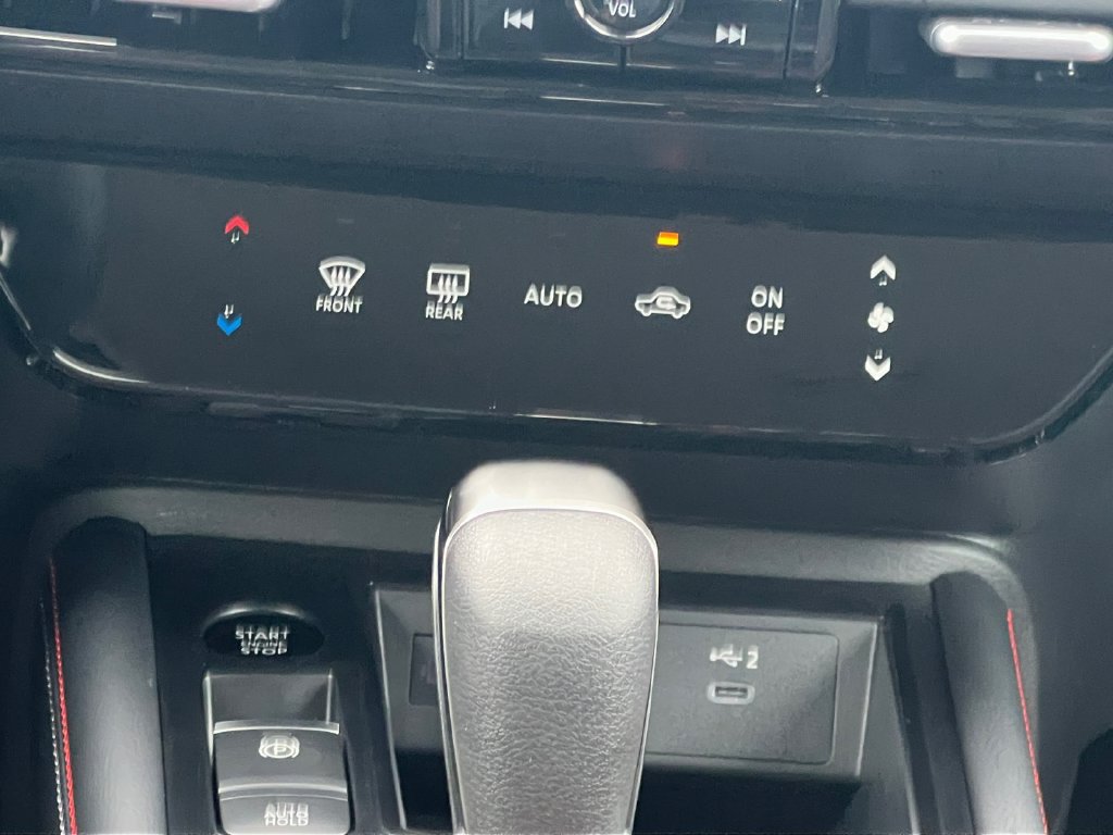 New 2027 Nissan Kicks SR FWD image 5