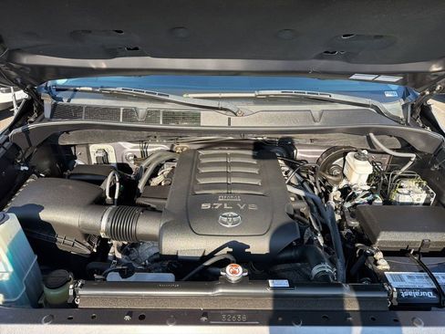 Used 2018 Toyota Tundra SR5 image 9