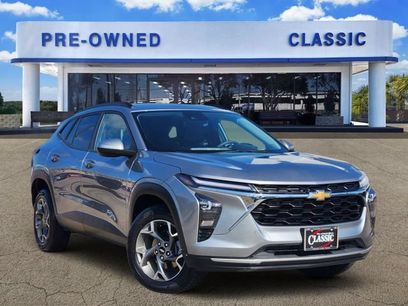 Used 2025 Chevrolet Trax LT