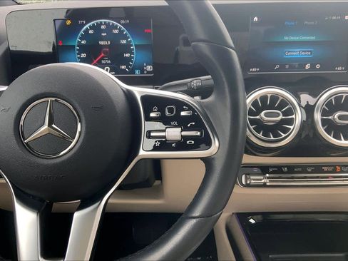 Certified 2021 Mercedes-Benz GLA 250 image 22