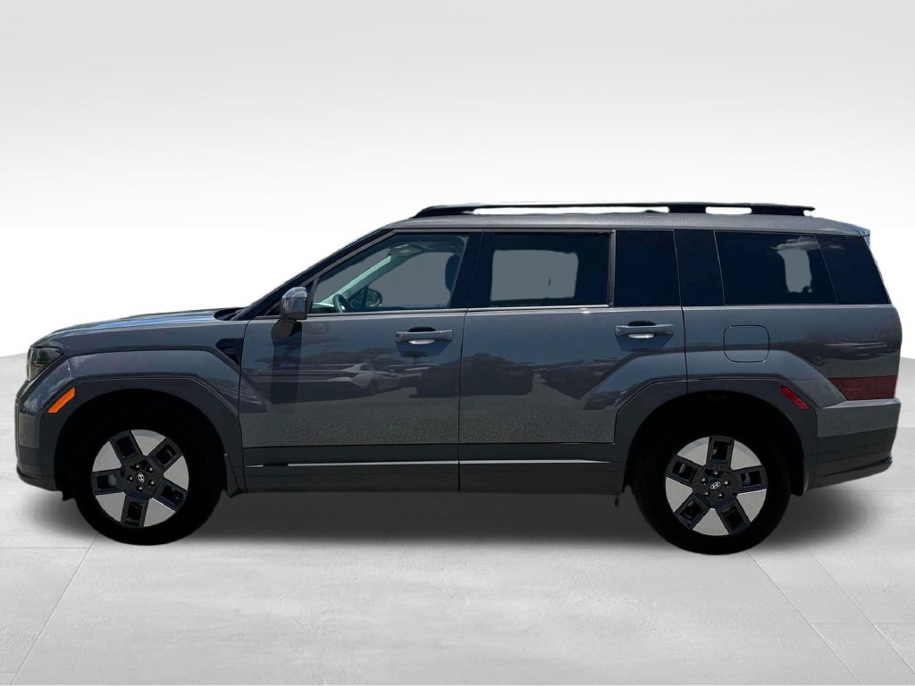 Used 2026 Hyundai Santa Fe SEL FWD image 3