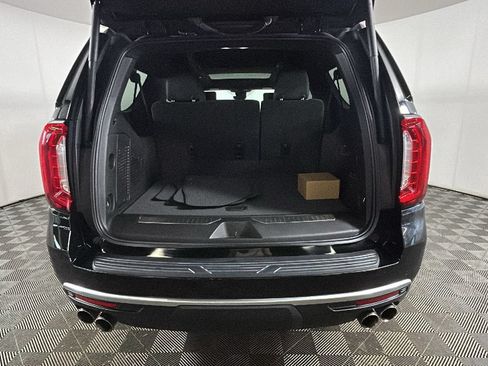 Used 2024 GMC Yukon XL Denali w/ Advanced Technology Package AWD/4WD image 32