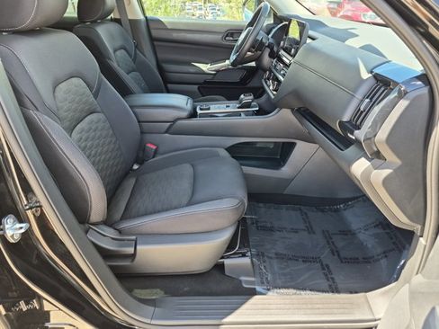 Used 2024 Nissan Pathfinder SV AWD/4WD image 22