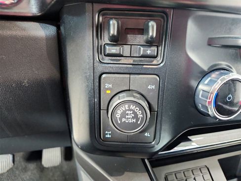 Used 2023 Ford F250 Lariat image 26