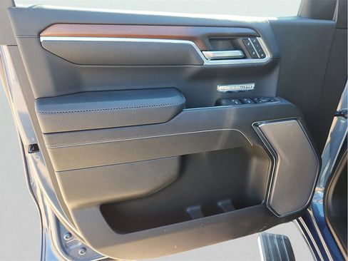 New 2025 GMC Sierra 1500 Denali w/ Denali Reserve Package image 14