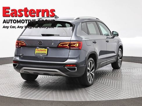 Used 2022 Volkswagen Taos SE FWD image 5