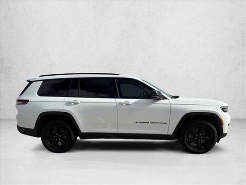 Used 2023 Jeep Grand Cherokee L Laredo AWD/4WD image 4