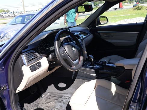 Used 2017 BMW 330i Sedan w/ Premium Package image 17