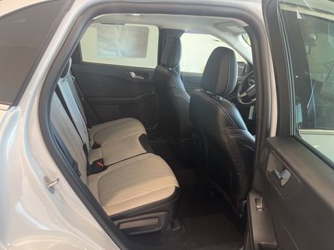 New 2025 Ford Escape SE w/ PHEV Premium Package image 15