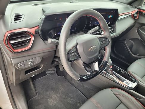 Used 2025 Chevrolet TrailBlazer RS FWD image 25