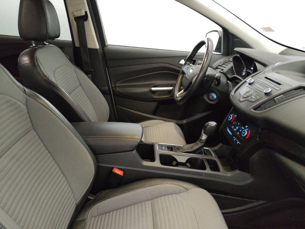 Used 2017 Ford Escape SE w/ SE Sport Appearance Package FWD image 21