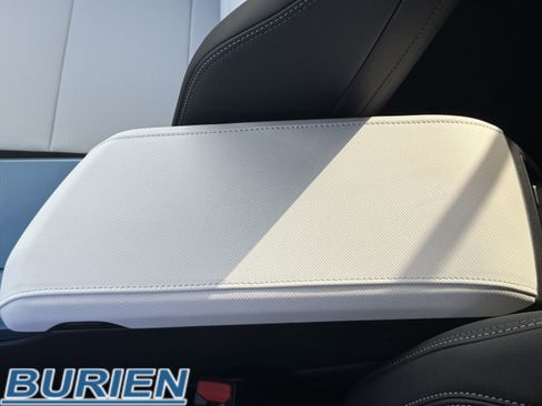 New 2026 Chevrolet Equinox EV LT image 18