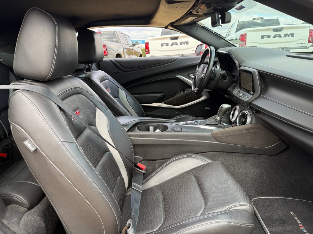 Used 2021 Chevrolet Camaro SS w/ Wild Cherry Design Package 2 RWD image 36