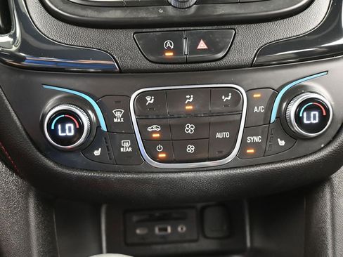 Used 2022 Chevrolet Equinox RS w/ RS Leather Package image 32