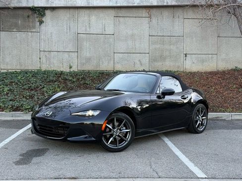 Used 2016 MAZDA MX-5 Miata Grand Touring image 3