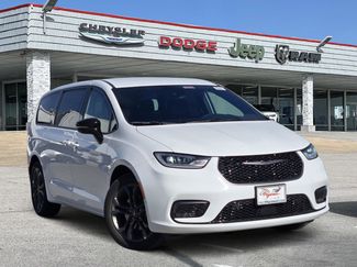 New 2026 Chrysler Pacifica Select 360° Tour