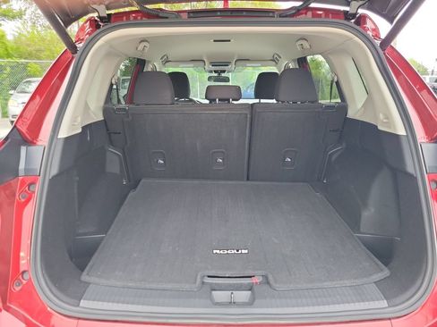 Used 2025 Nissan Rogue SV FWD image 7