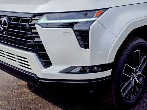 Used 2026 Lexus GX 550 w/ Accessory Package (2T) image 10