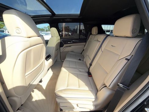 Used 2023 Cadillac Escalade Premium Luxury w/ Performance Package AWD/4WD image 25