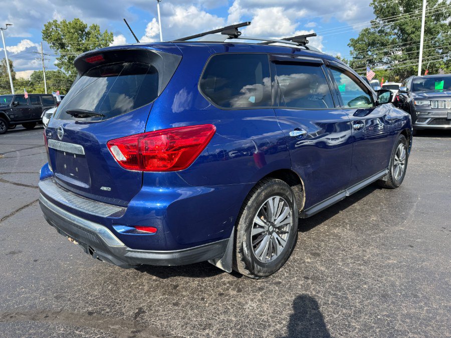 Used 2017 Nissan Pathfinder S AWD/4WD image 5