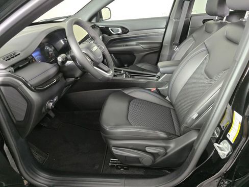 New 2026 Jeep Compass Latitude image 17