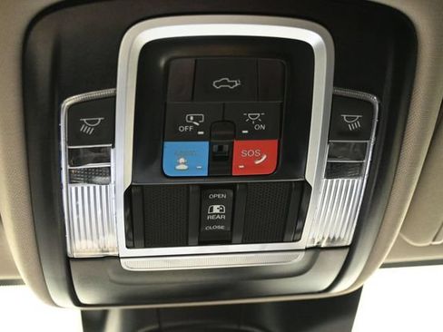 Used 2024 RAM 2500 Laramie w/ Safety Group AWD/4WD image 17