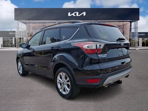 Used 2017 Ford Escape SE w/ Equipment Group 201A AWD/4WD image 4