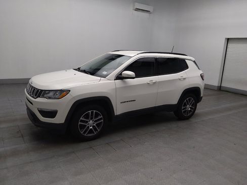 Used 2018 Jeep Compass Latitude w/ Popular Equipment Group FWD image 2