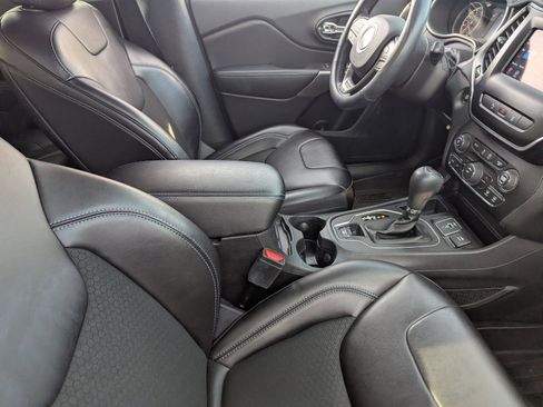 Used 2021 Jeep Cherokee Latitude Plus image 11