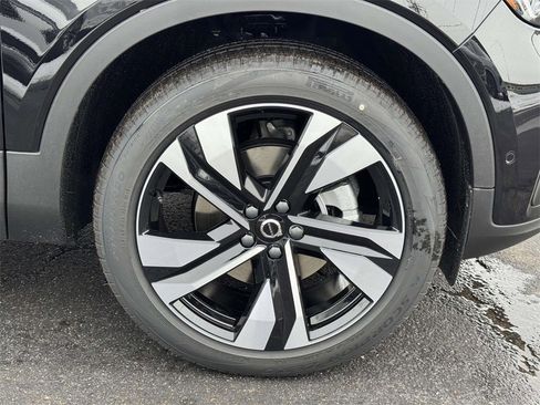 New 2026 Volvo XC40 B5 Ultra w/ Protection Package Premier image 26