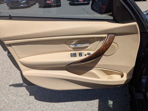 Used 2014 BMW 320i Sedan RWD image 9