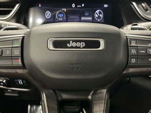 Used 2023 Jeep Grand Cherokee L Limited AWD/4WD image 17