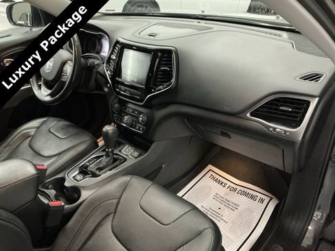 Used 2019 Jeep Cherokee Limited w/ Luxury Group image 7