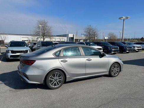 Used 2024 Kia Forte GT-Line w/ GT-Line Premium Package image 8